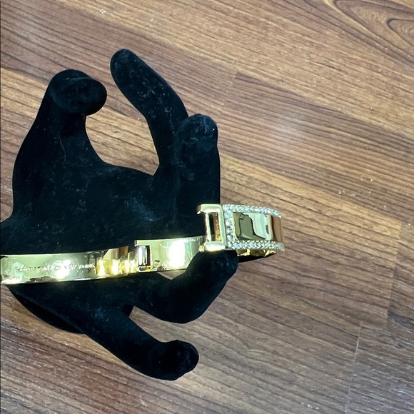 Kate Spade Hole Punch Pave Hinge Bangle Bracelet Gold Tone - Picture 5 of 10